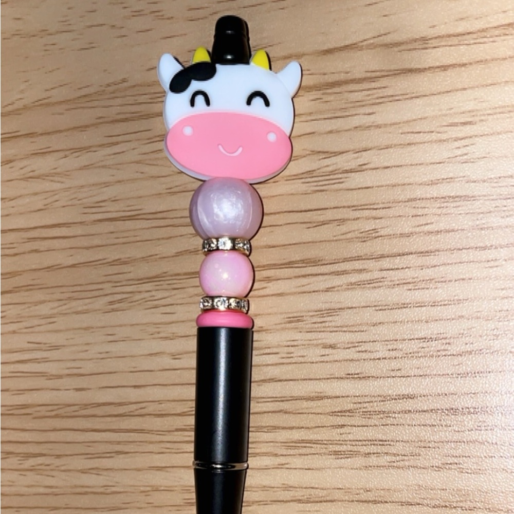 CUSTOMIZED COW FOCAL BEAD PEN